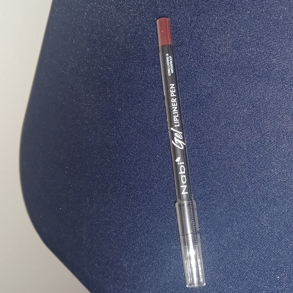 Makeup Assortment - Picture 7 of 8